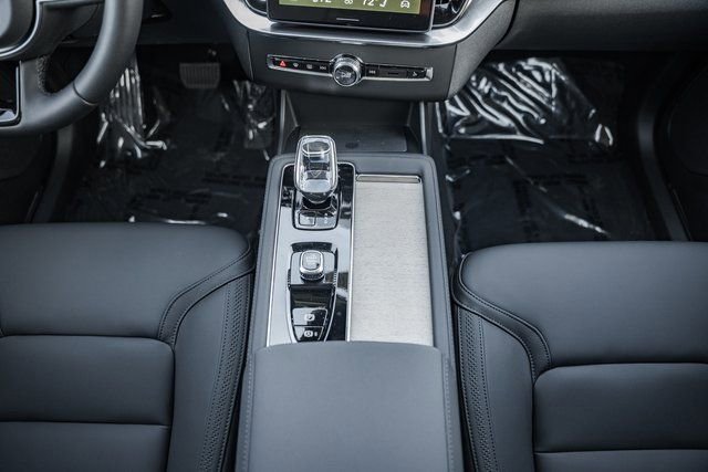 New 2026 Volvo XC90 B6 Plus w/ Protection Package Premier image 26