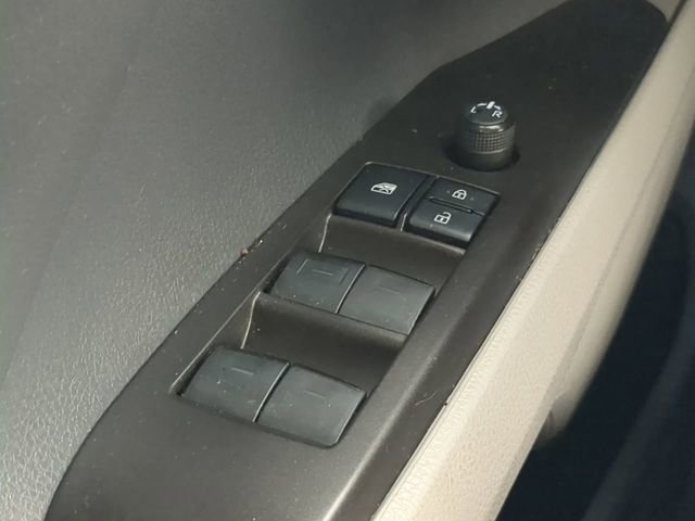 Used 2021 Toyota Camry SE w/ Convenience Package FWD image 21