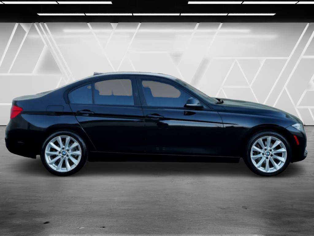 Used 2018 BMW 320i Sedan RWD image 7