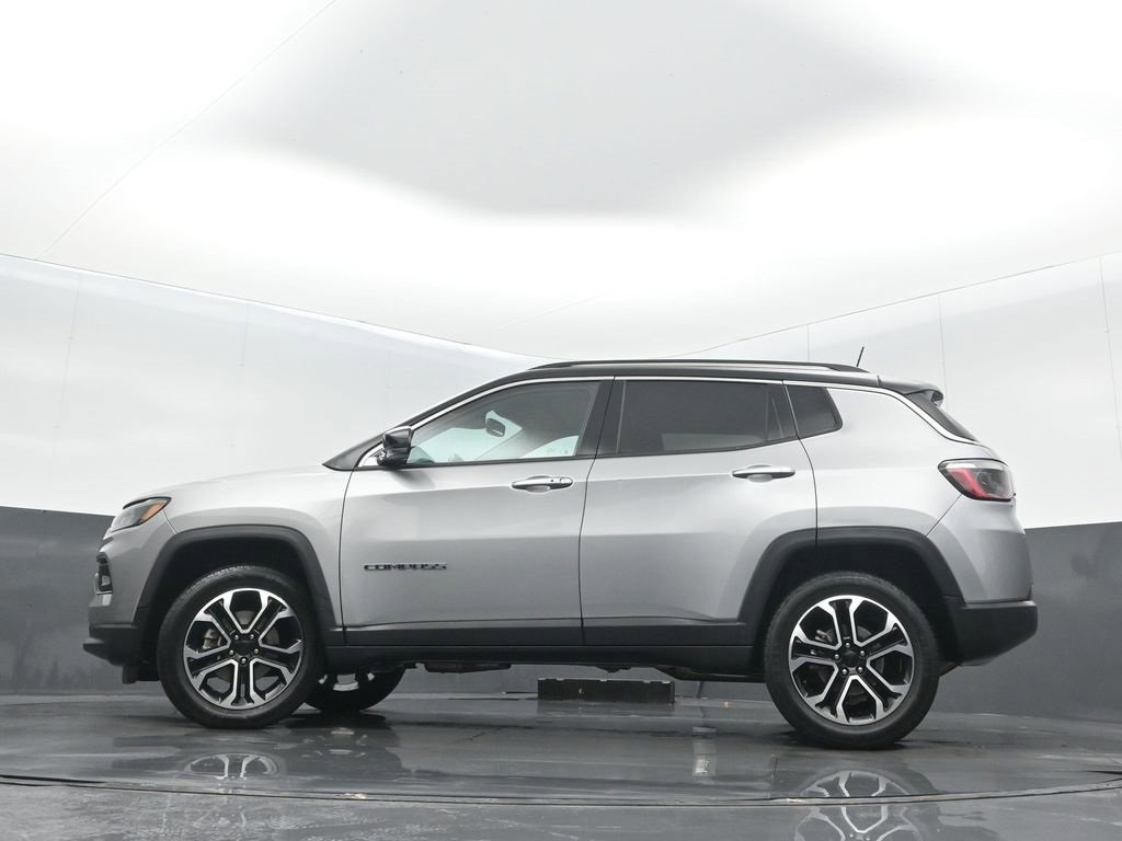 Used 2022 Jeep Compass Limited image 30