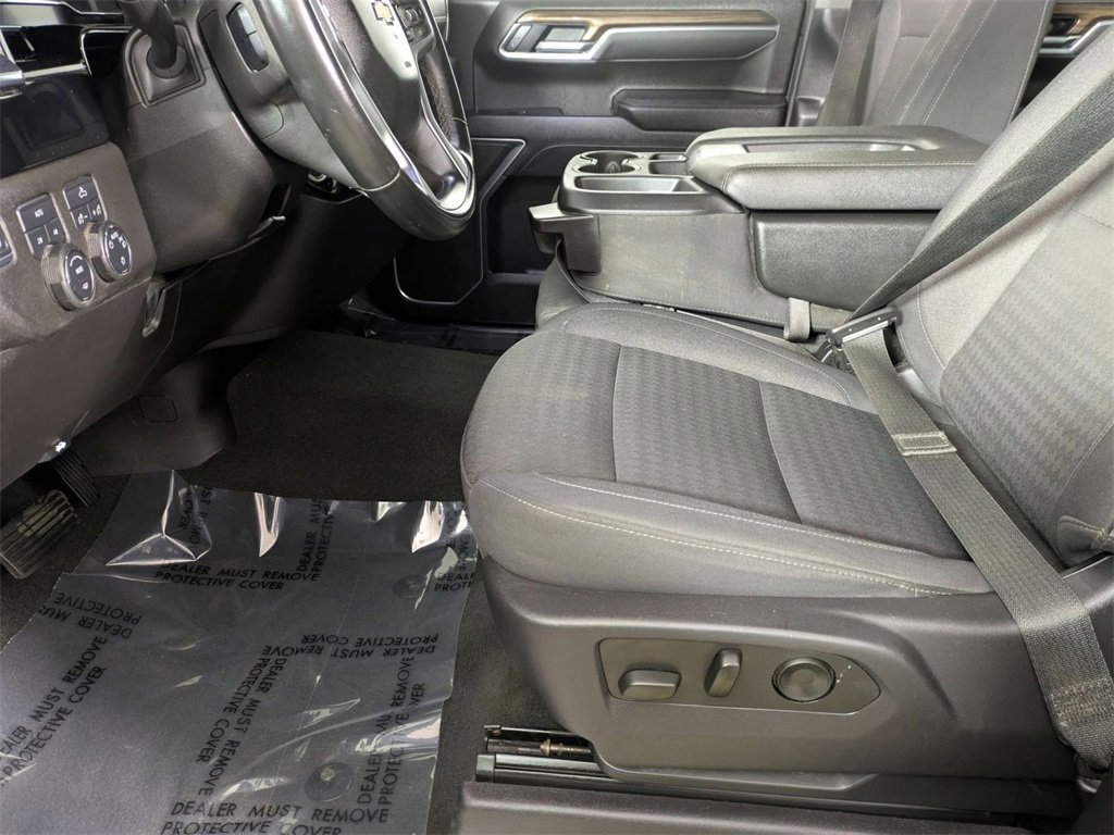 Used 2025 Chevrolet Silverado 1500 LT image 12