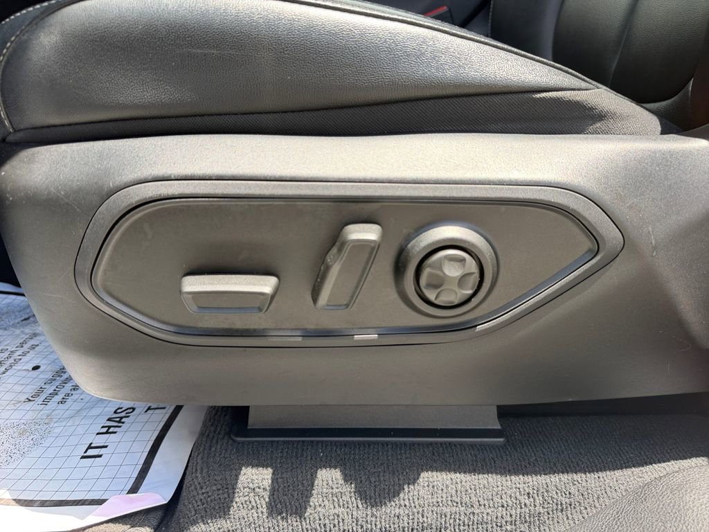 Used 2023 Jeep Grand Cherokee Limited AWD/4WD image 25