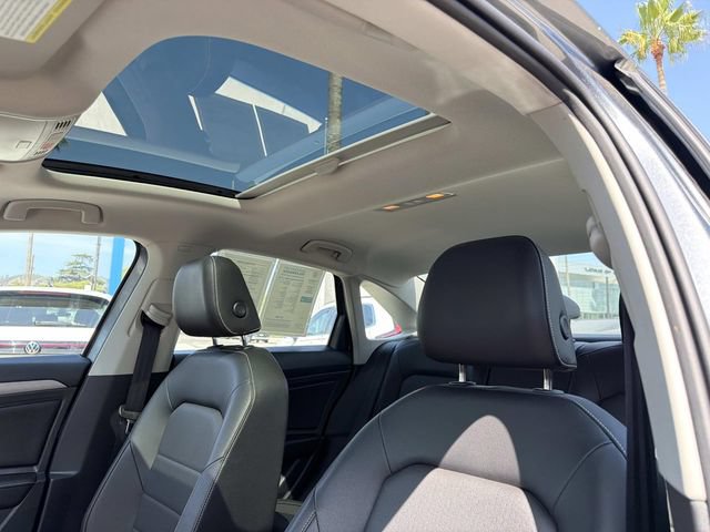Certified 2023 Volkswagen Jetta SE w/ Panoramic Sunroof Package FWD image 18