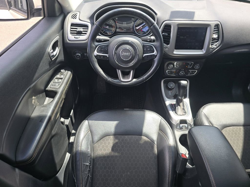 Used 2018 Jeep Compass Latitude w/ Popular Equipment Group AWD/4WD image 23