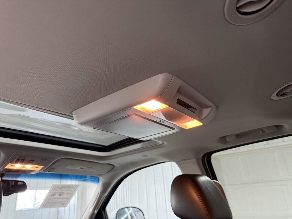 Used 2012 GMC Yukon XL Denali AWD/4WD image 28