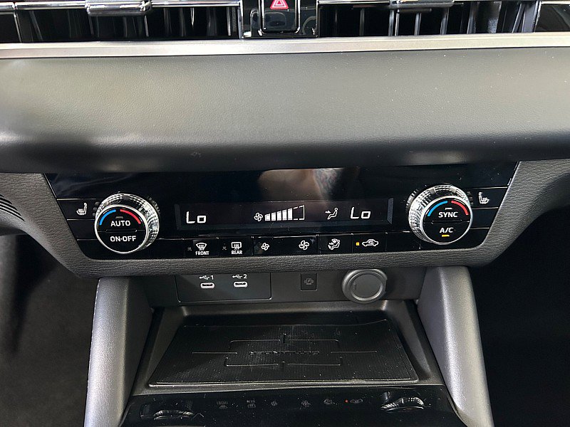 New 2025 Mitsubishi Outlander SE image 26