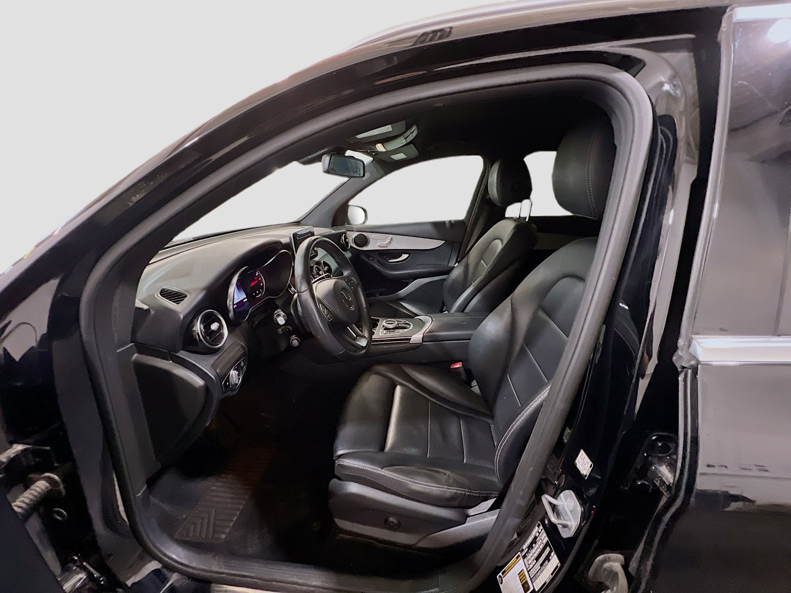 Used 2019 Mercedes-Benz GLC 300 4MATIC image 15