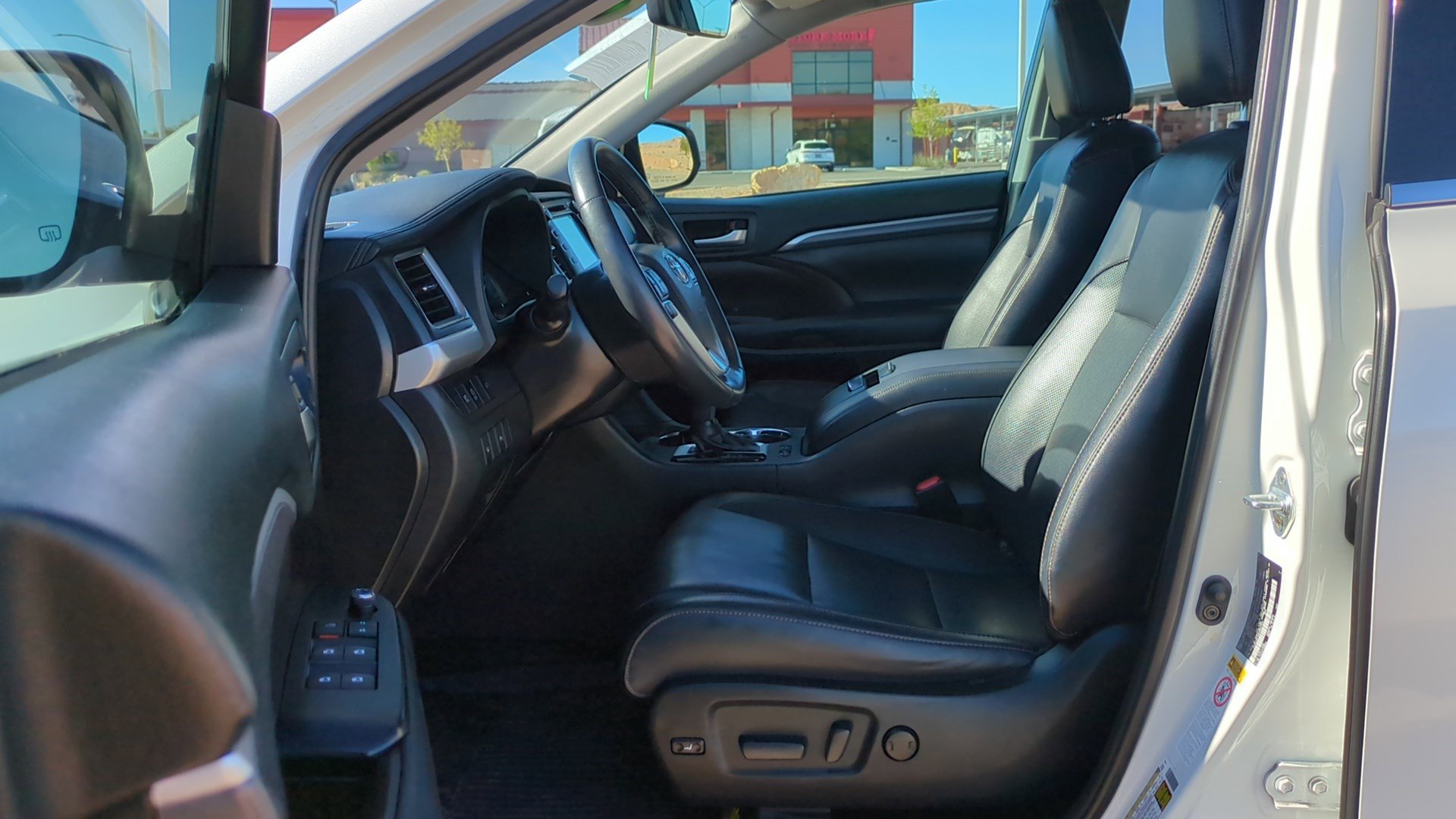 Used 2019 Toyota Highlander Limited image 14