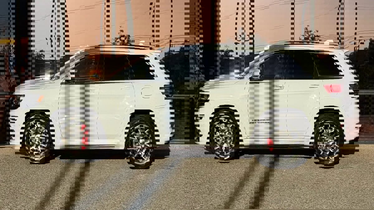 Used 2015 Jeep Grand Cherokee SRT w/ Trailer Tow Group IV image 5