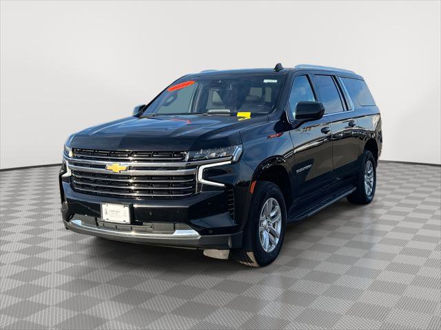 Used 2024 Chevrolet Suburban LT image 3