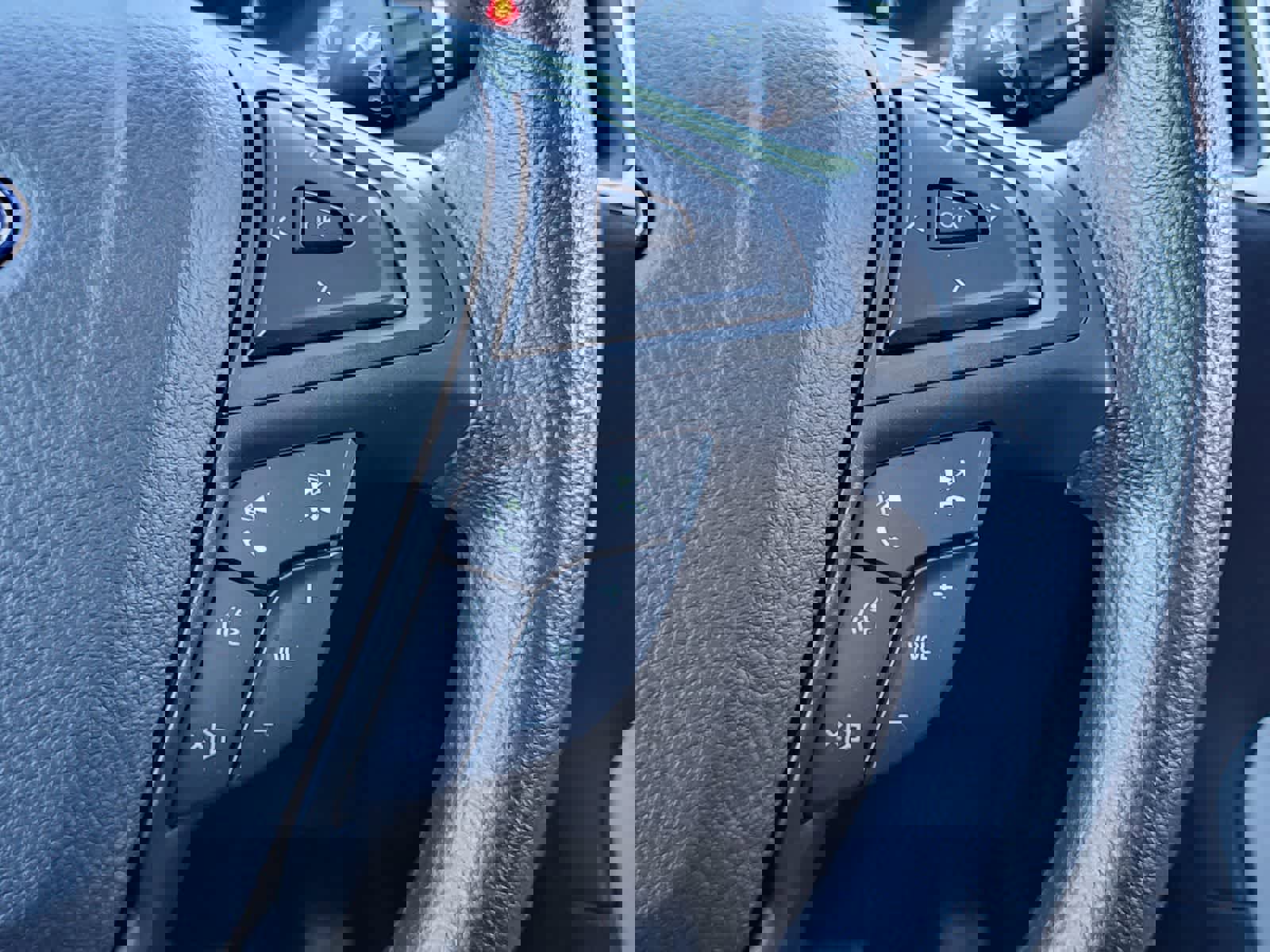 Used 2024 Ford Edge SE AWD/4WD image 17