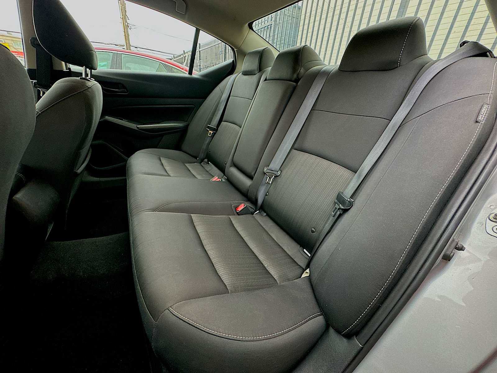 Used 2024 Nissan Altima 2.5 SV image 14