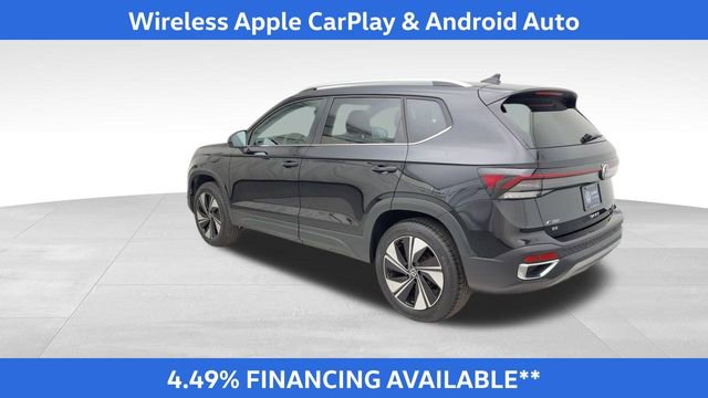 Used 2025 Volkswagen Taos SE image 5