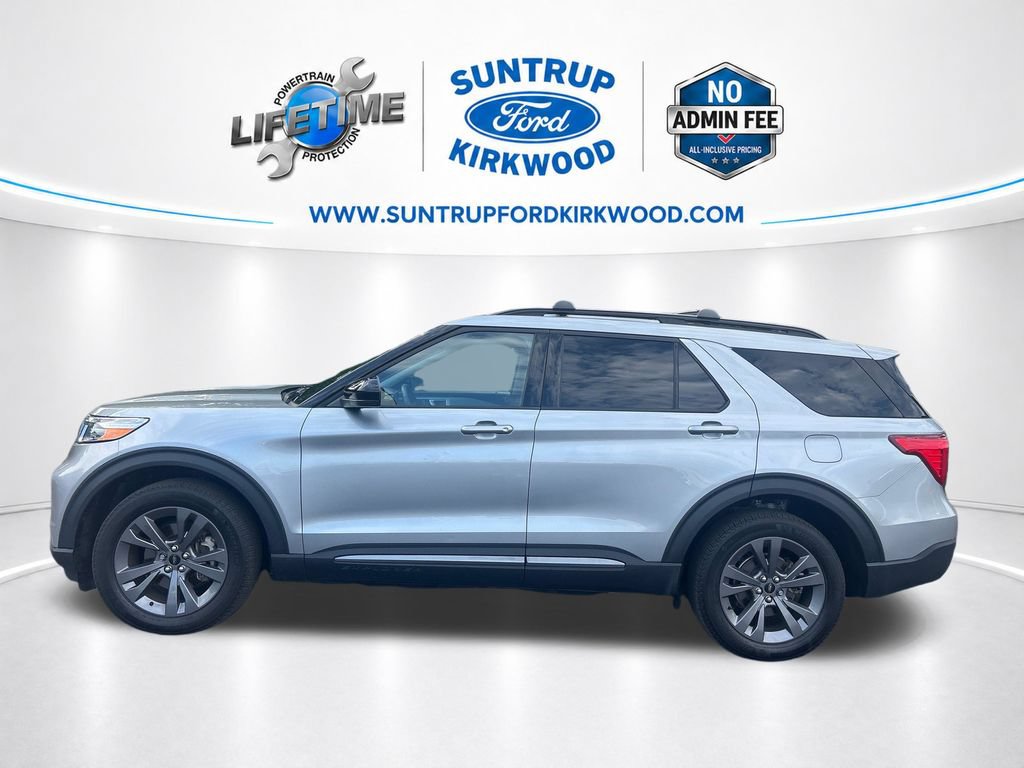 Used 2024 Ford Explorer XLT w/ Equipment Group 202A AWD/4WD image 2