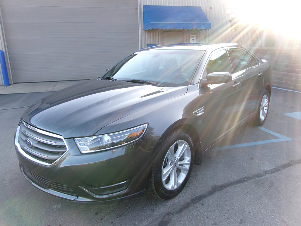 Used 2018 Ford Taurus SEL w/ Equipment Group 201A image 14