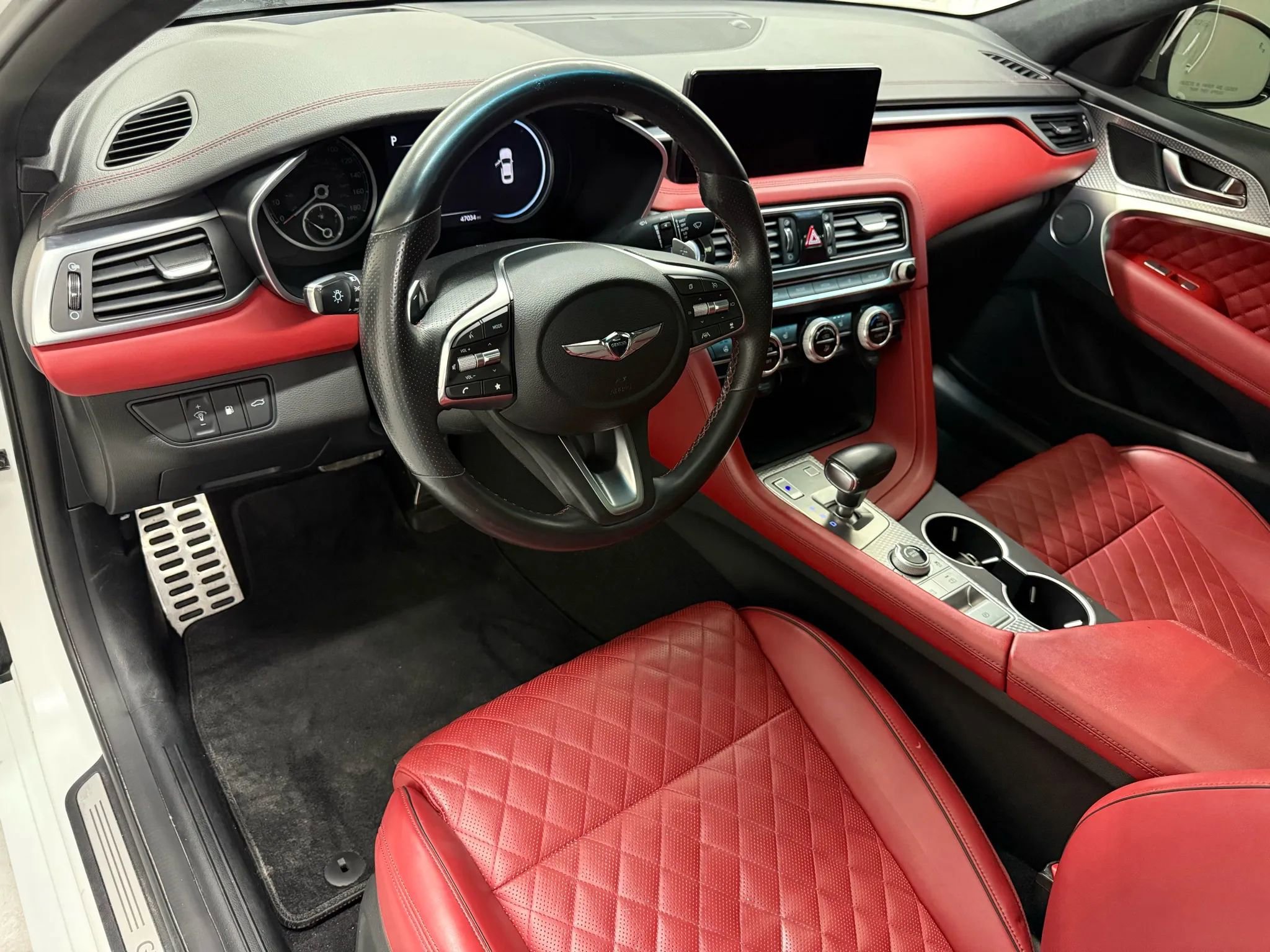 Used 2022 Genesis G70 3.3T Launch Edition image 10