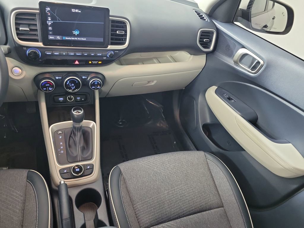Used 2024 Hyundai Venue Limited FWD image 34