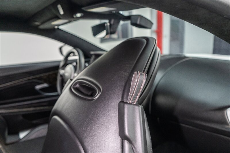Used 2018 Aston Martin DB11 V12 RWD image 45