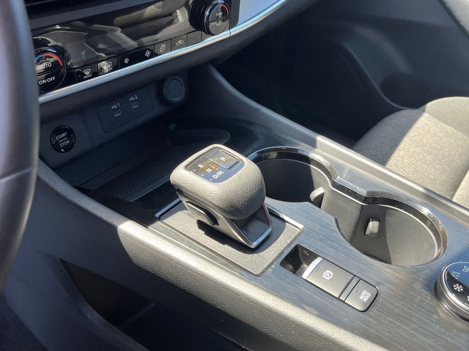 Used 2025 Nissan Rogue SV image 43