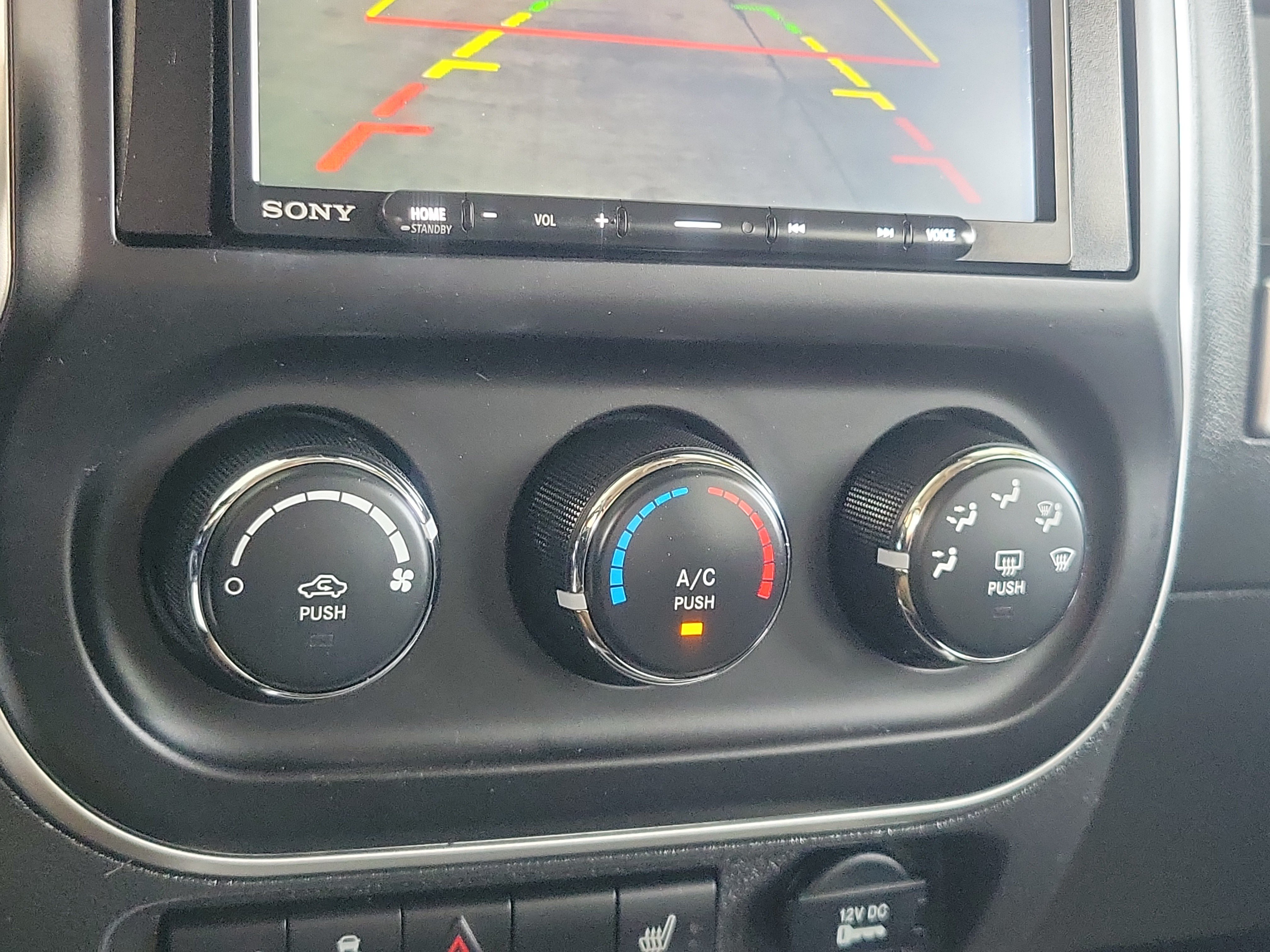 Used 2014 Jeep Compass Latitude w/ Sun/Sound Group FWD image 21