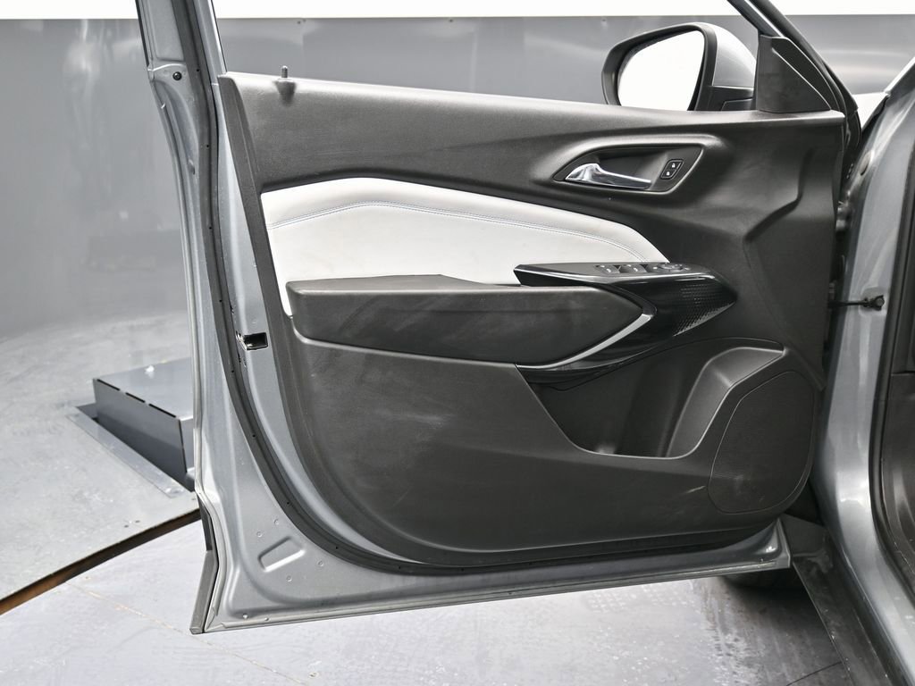 Used 2024 Chevrolet Trax LT image 34