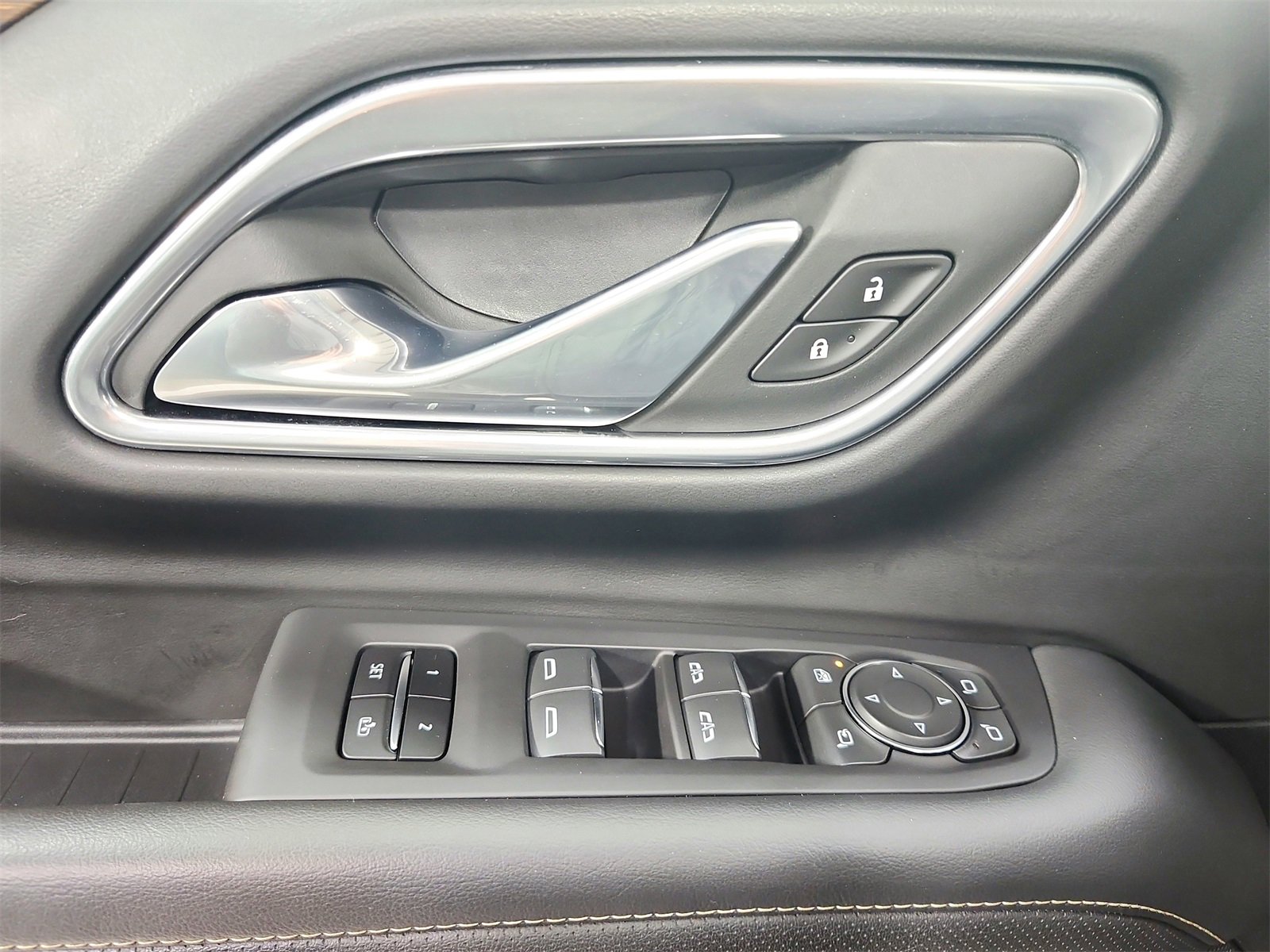 Used 2024 Chevrolet Tahoe Premier image 34