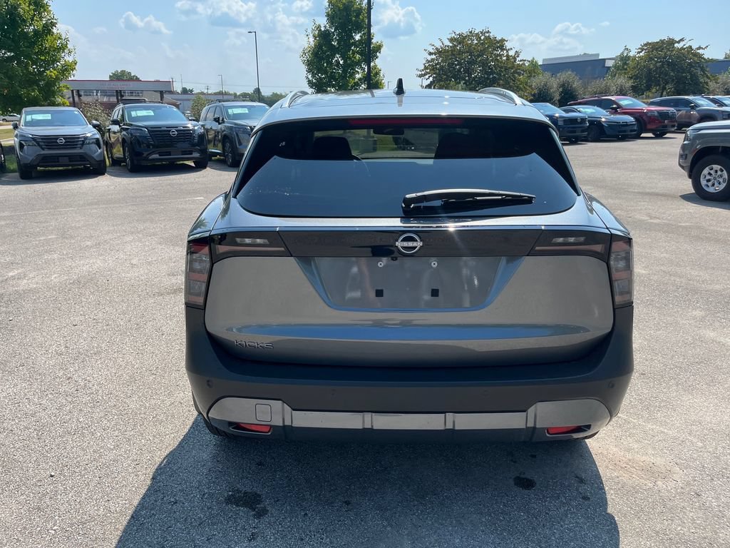 New 2027 Nissan Kicks SR w/ SR Premium Package FWD image 6