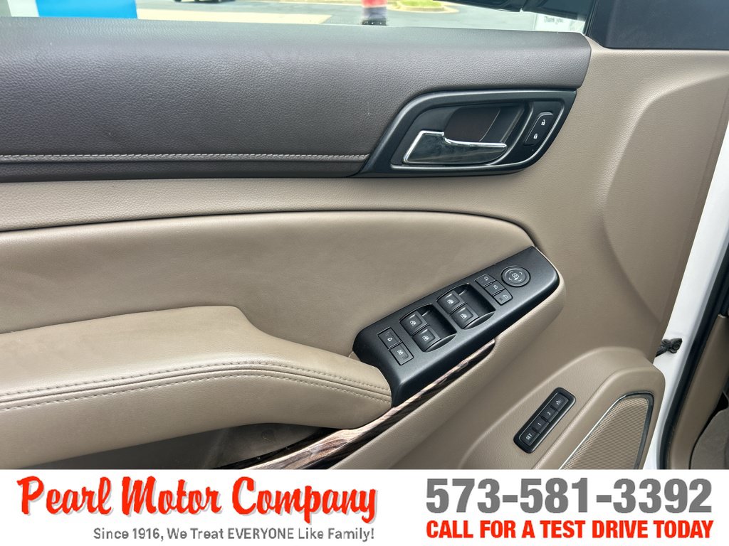 Used 2017 GMC Yukon XL SLT w/ Premium Edition AWD/4WD image 9