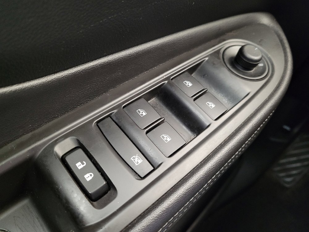 Used 2019 Buick Encore Essence w/ Safety Package II FWD image 27