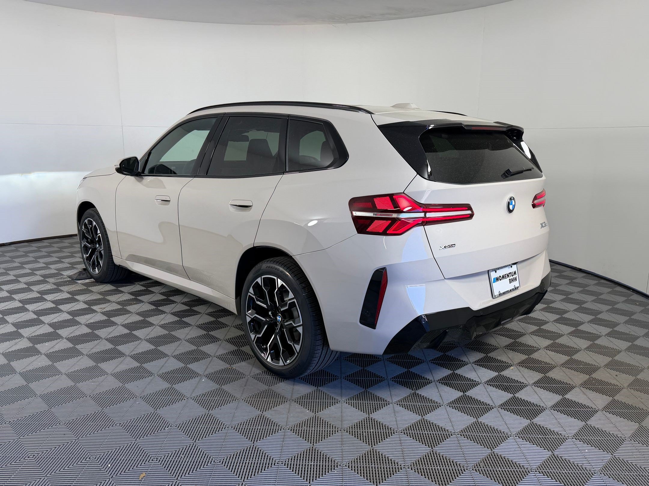Used 2026 BMW X3 xDrive30i w/ M Sport Package AWD/4WD image 3