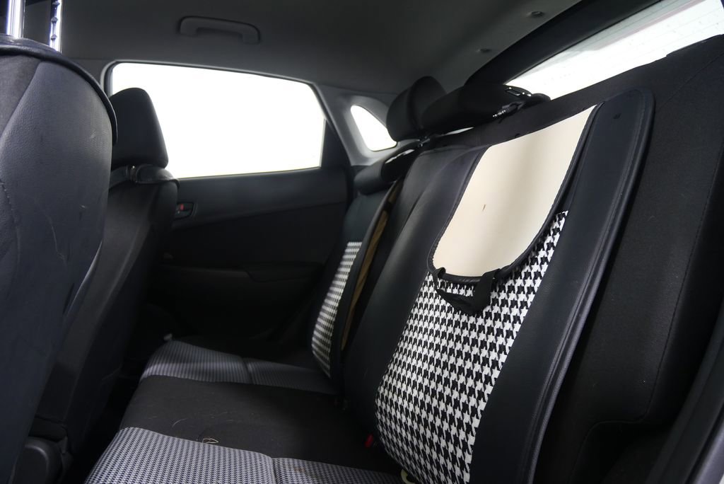 Used 2023 Hyundai Kona SE image 11