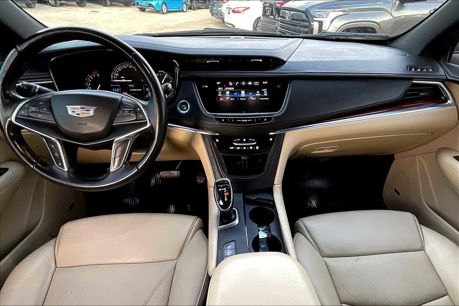 Used 2018 Cadillac XT5 Luxury w/ Driver Awareness Package image 23