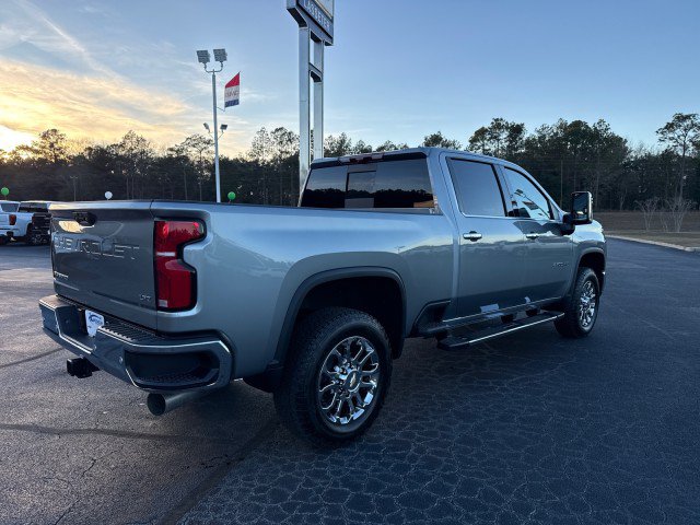 New 2026 Chevrolet Silverado 2500 LTZ w/ LTZ Premium Package AWD/4WD image 3