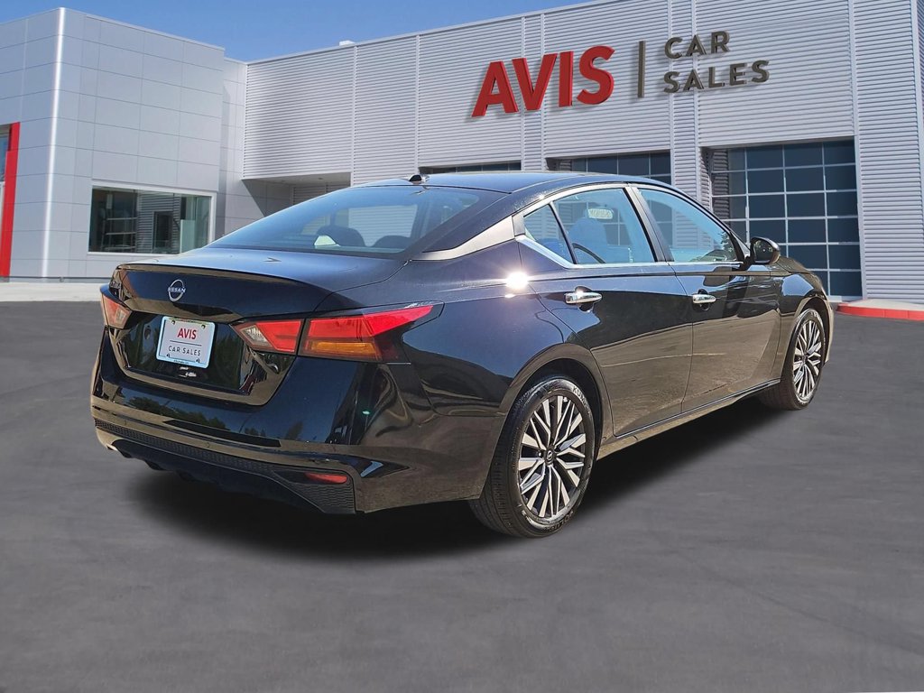 Used 2025 Nissan Altima 2.5 SV FWD image 6