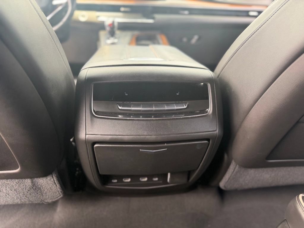 Used 2021 Cadillac Escalade Premium Luxury w/ Driver Assist Tech Package AWD/4WD image 31