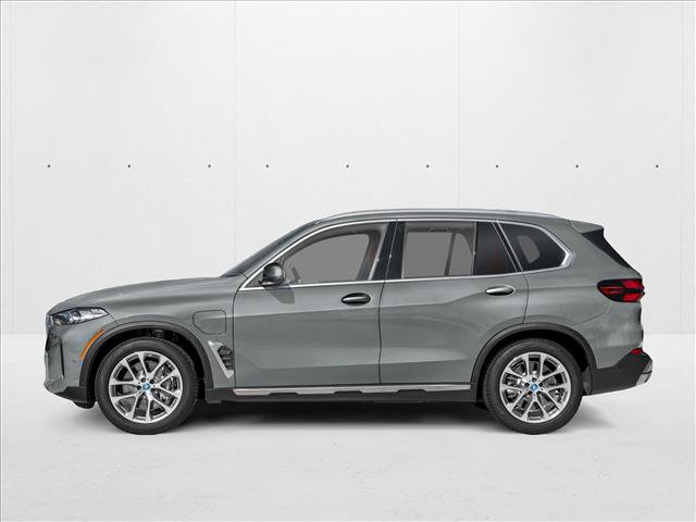 New 2025 BMW X5 xDrive50e image 3