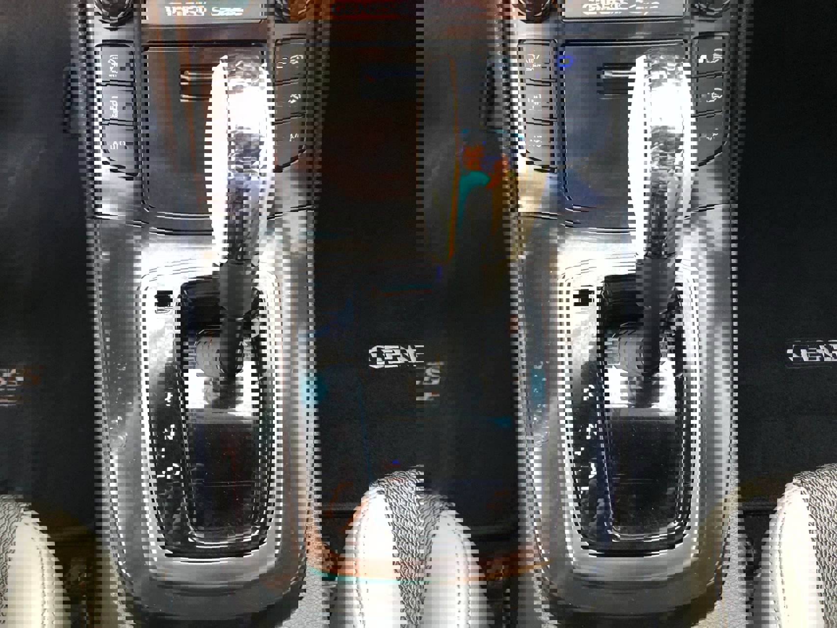 Used 2013 Hyundai Genesis 2.0T image 20