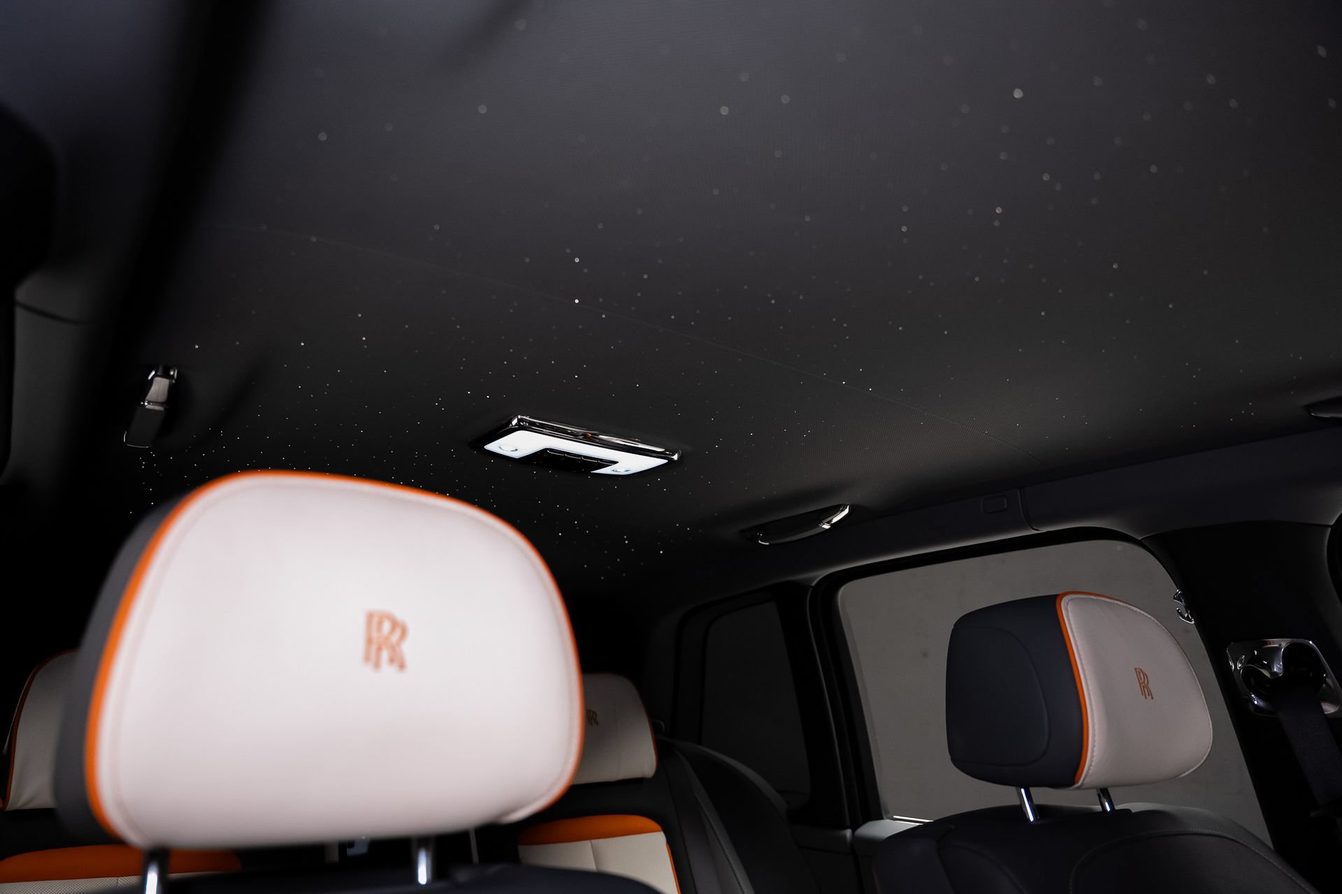 Used 2021 Rolls-Royce Cullinan AWD/4WD image 2