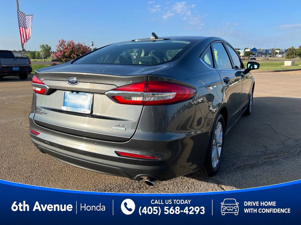 Used 2020 Ford Fusion SE FWD image 5