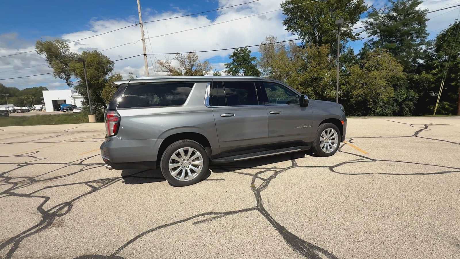 Certified 2021 Chevrolet Suburban Premier AWD/4WD image 8