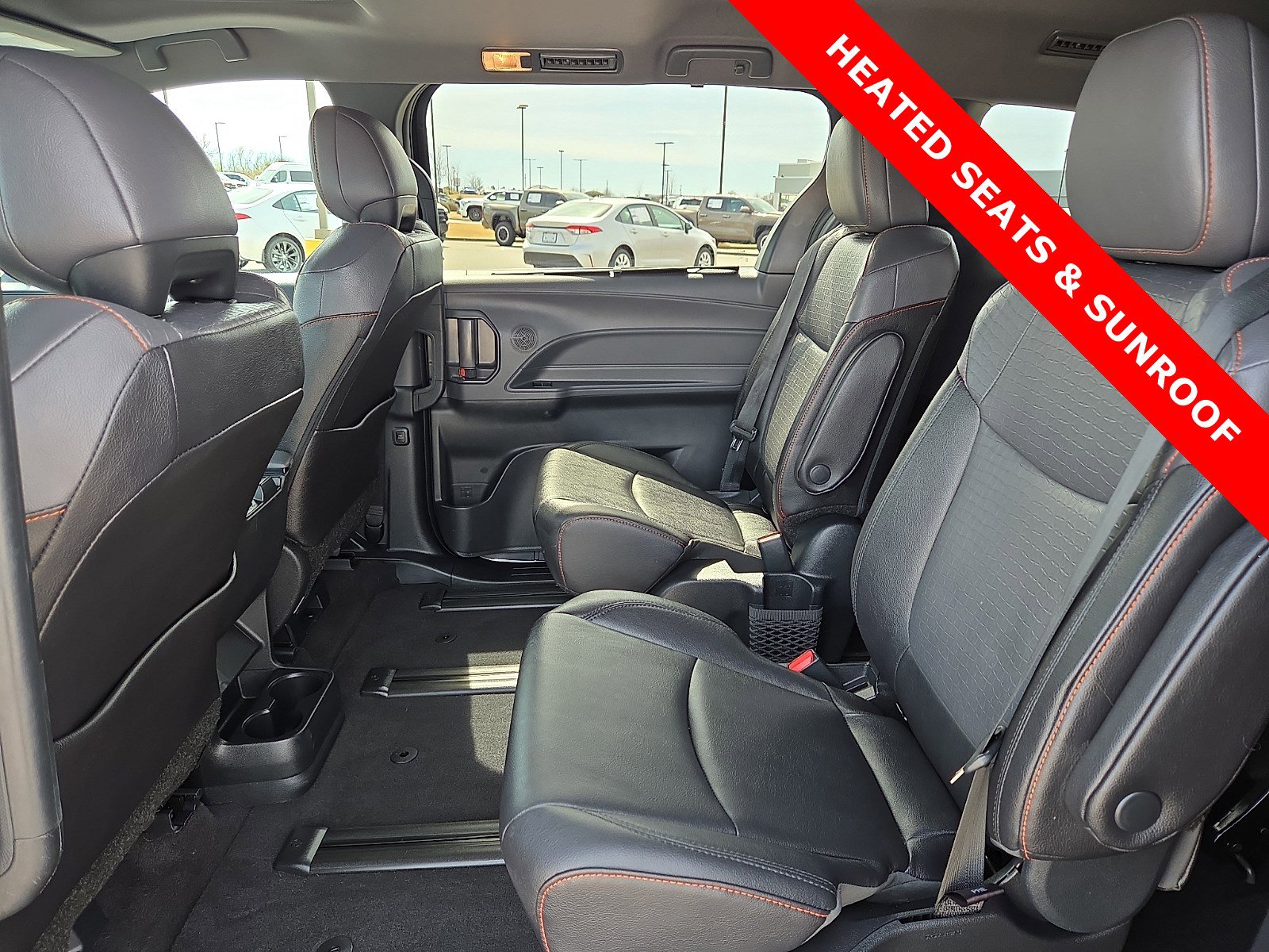 Used 2023 Toyota Sienna XSE w/ XSE Plus Package image 11