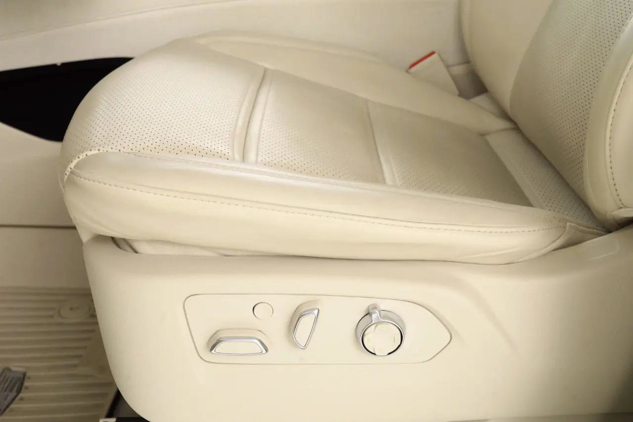 Used 2023 Cadillac Escalade Sport Platinum w/ LPO, ONYX Package AWD/4WD image 20