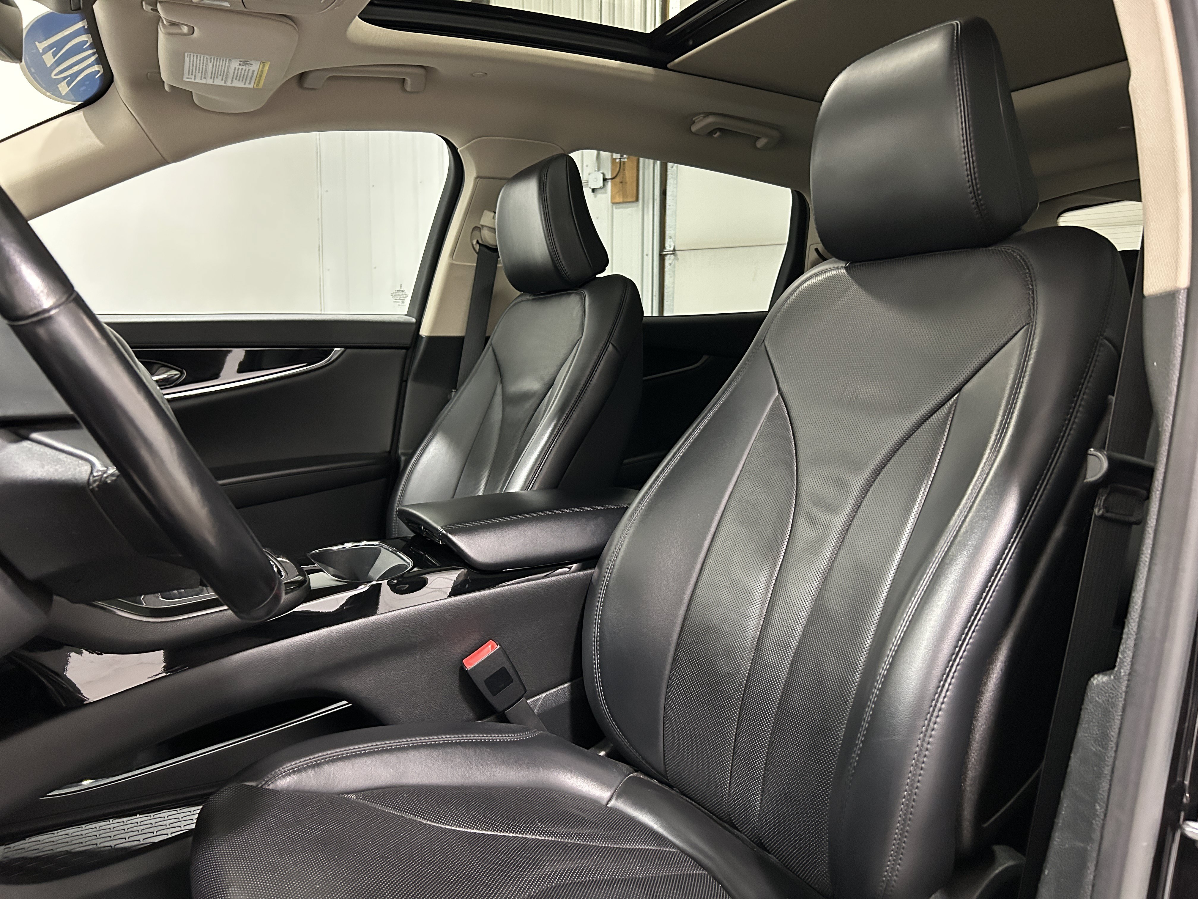 Used 2021 Lincoln Nautilus Reserve w/ Monochromatic Package AWD/4WD image 24