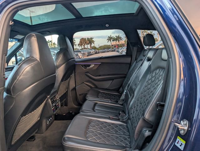 Used 2020 Audi SQ7 Prestige w/ Prestige Package AWD/4WD image 7