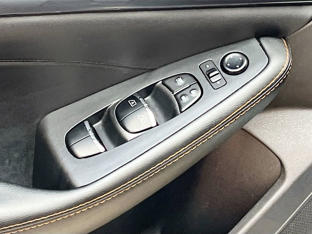 Used 2023 Nissan Maxima SR w/ Sport Mat Group FWD image 18