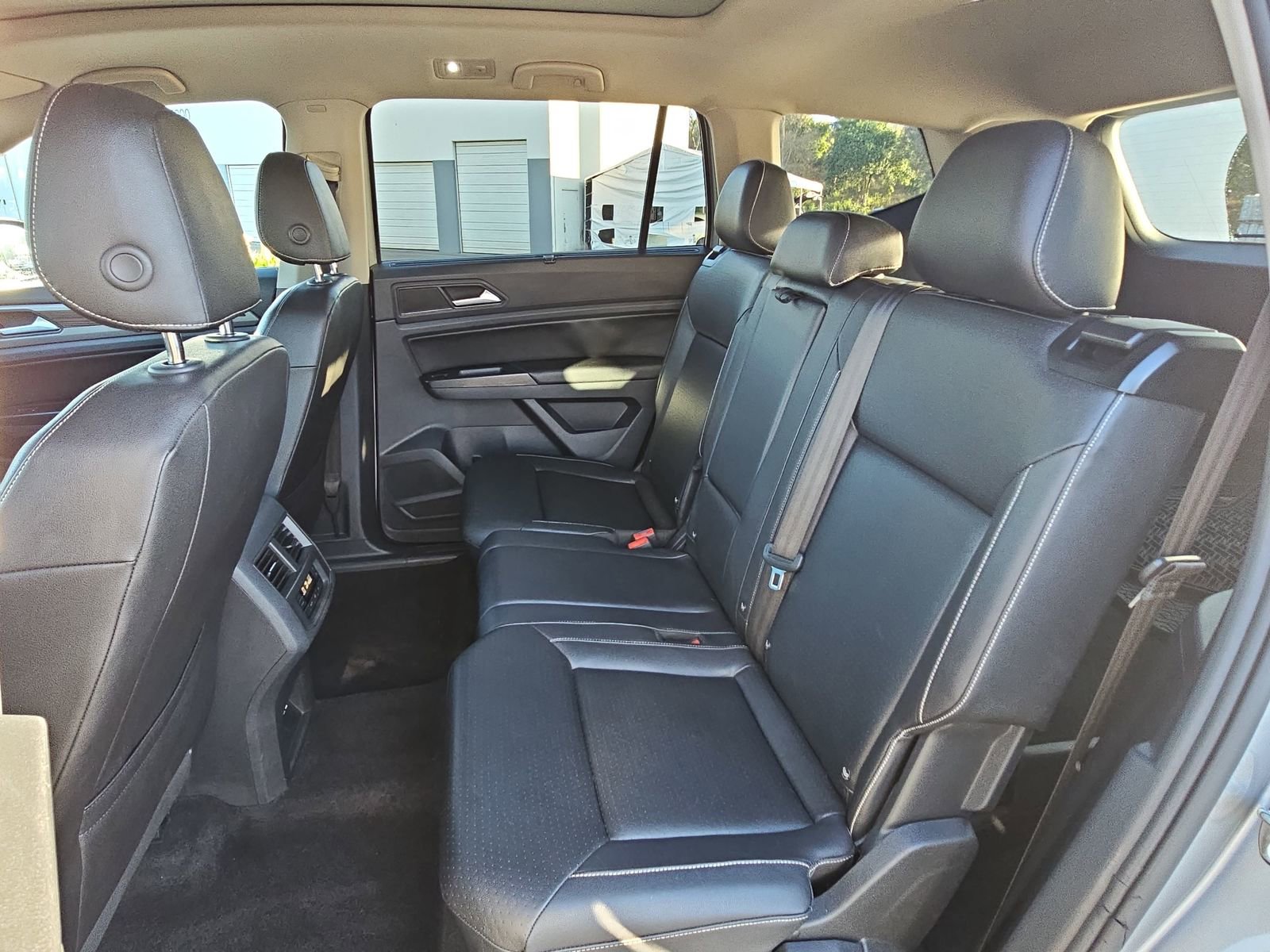 Used 2021 Volkswagen Atlas SE w/ Panoramic Sunroof Package image 12