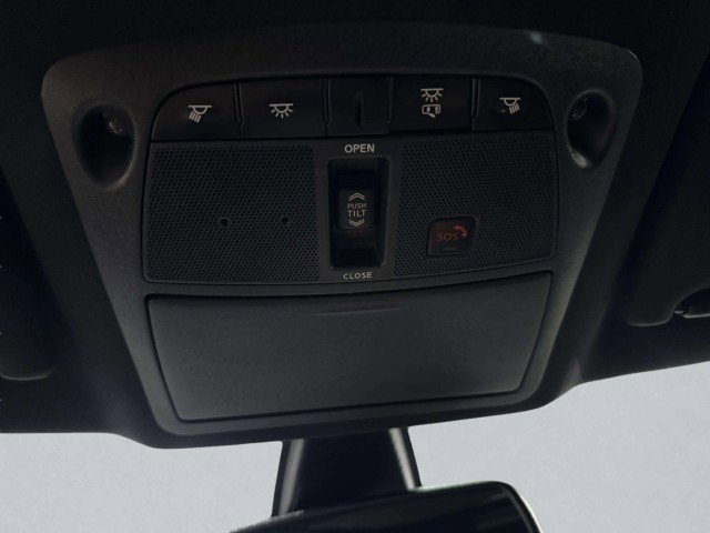 Used 2022 Nissan Maxima SR w/ Sport Mat Group image 38