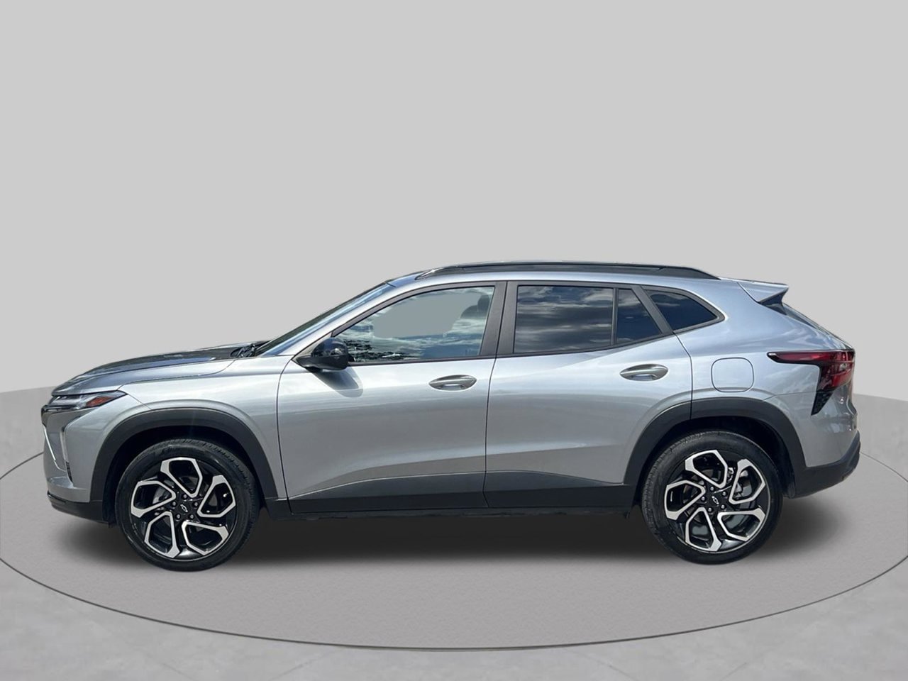 Certified 2024 Chevrolet Trax RS w/ Driver Confidence Package FWD image 2