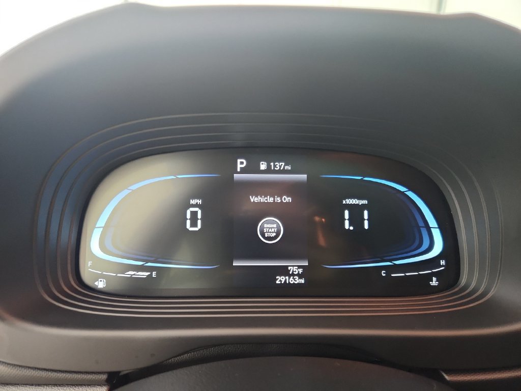Used 2025 Hyundai Venue SEL FWD image 25