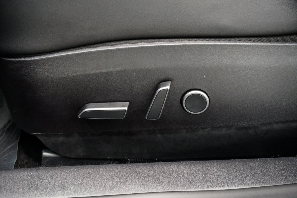 Used 2022 Tesla Model 3 Standard Range RWD image 7